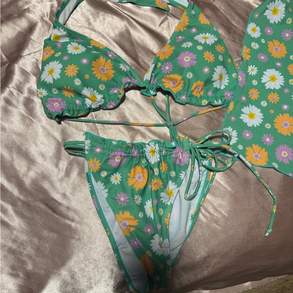 Bathing suits bundle - Picture 3 of 15